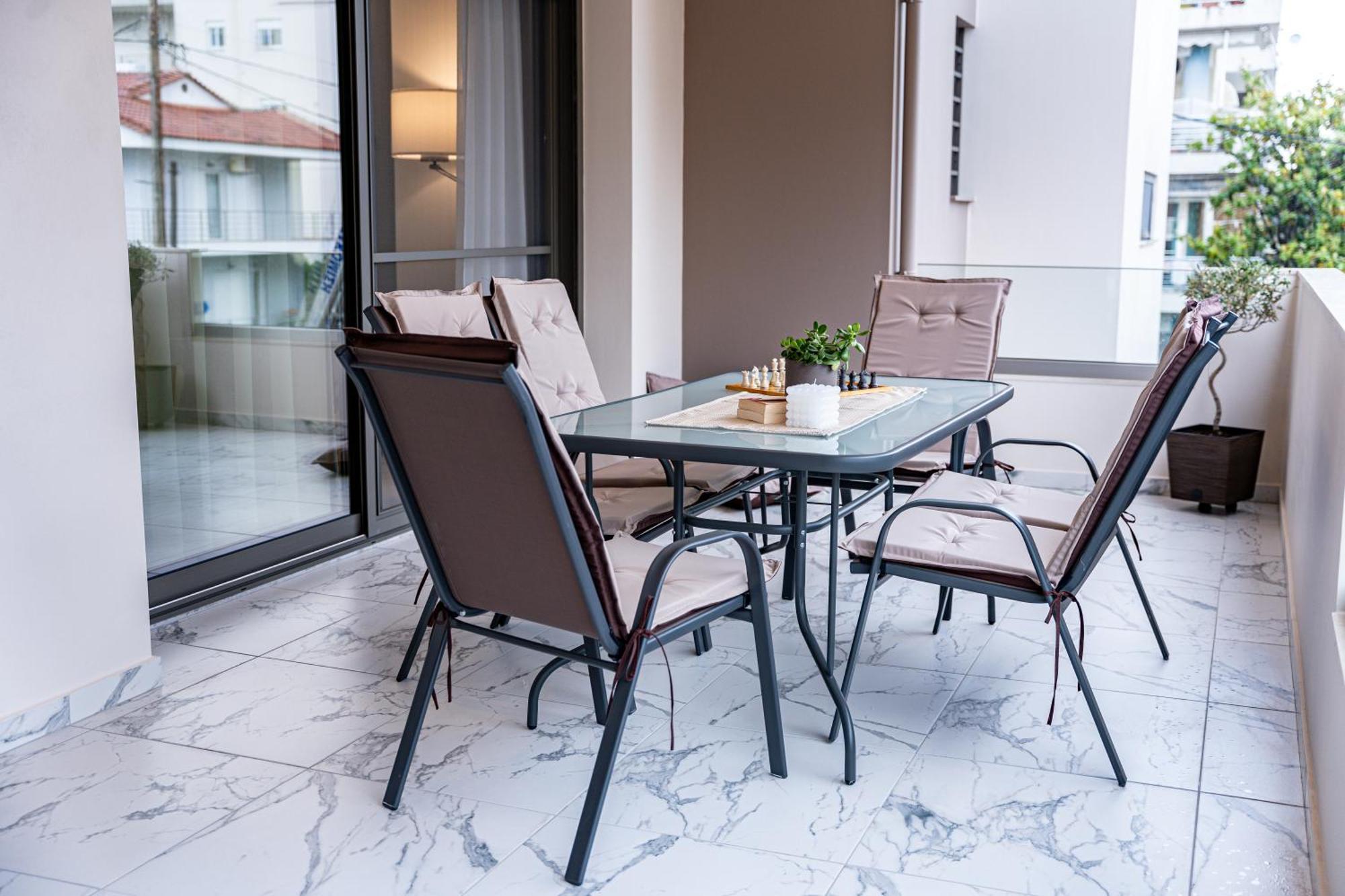 Euphoria Apartment Каламата Екстериор снимка